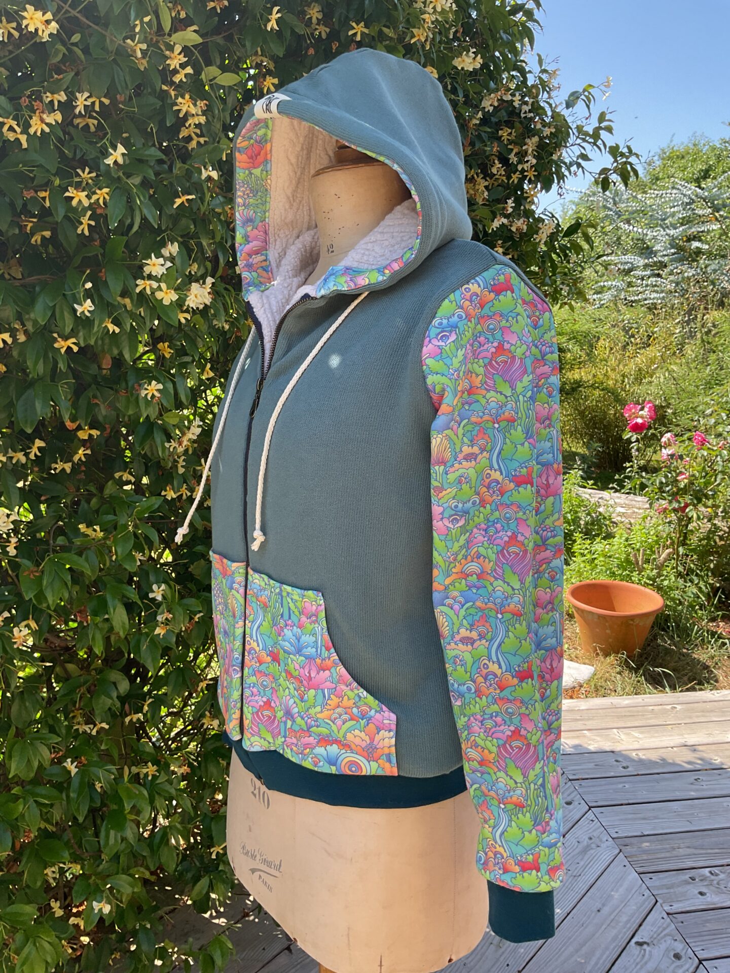 Sweat zippé doublé en laine mélangée