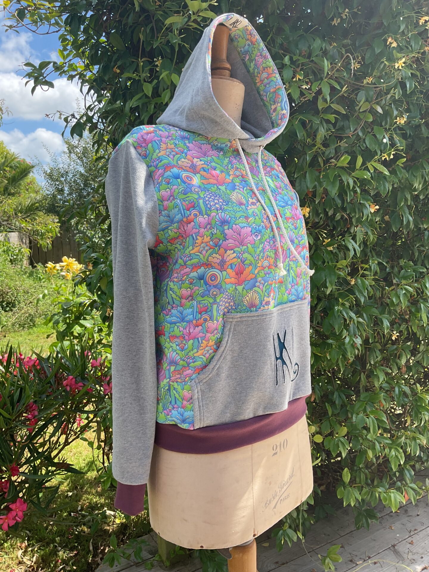 Sweat capuche jersey interlock et sweat gratté